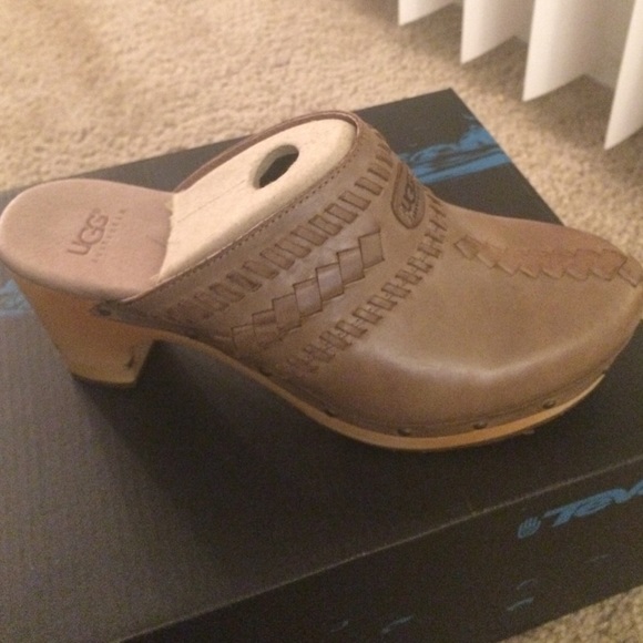 UGG slip on booties - Picture 2 of 3