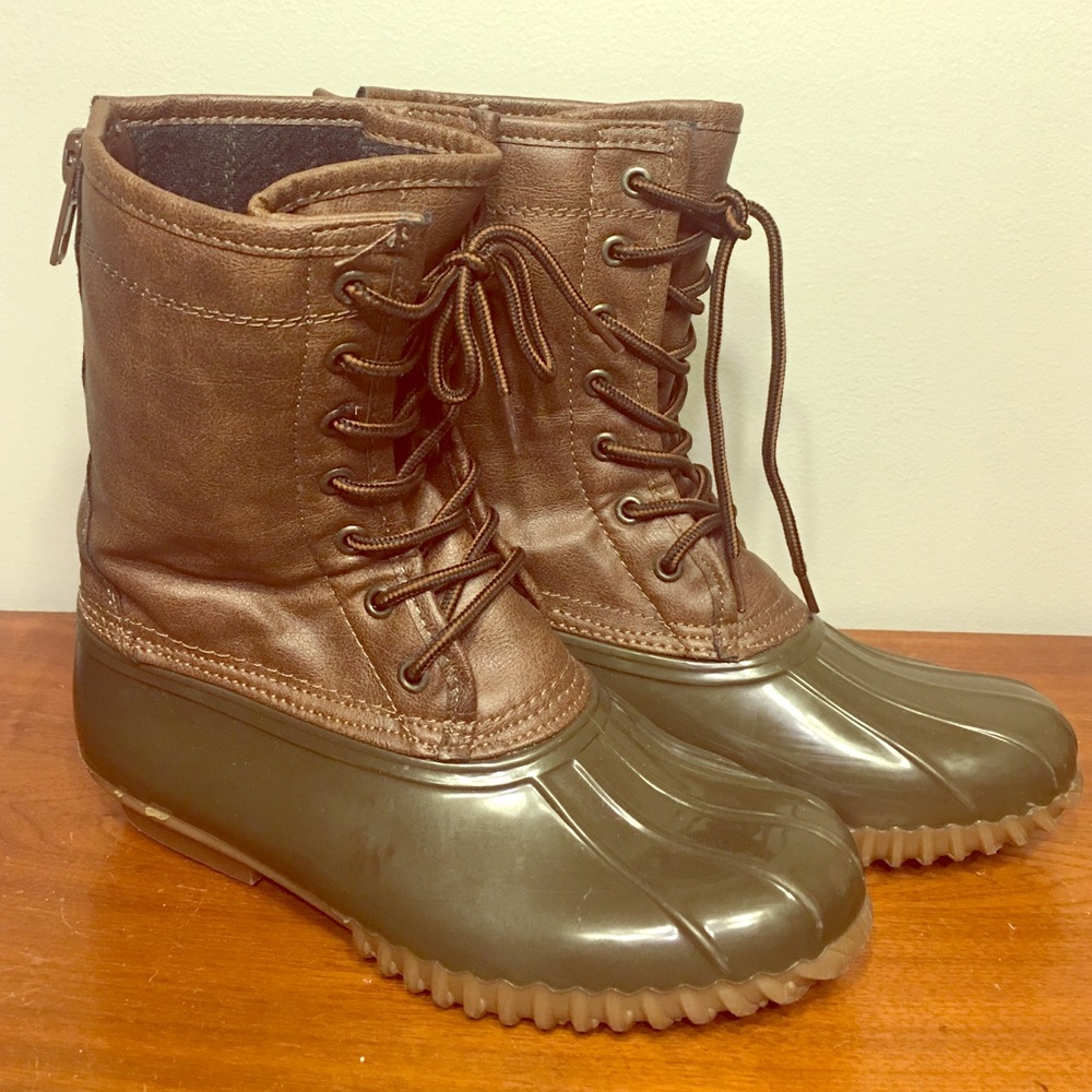 Madden Girl duck boots 📌FINAL SALE📌