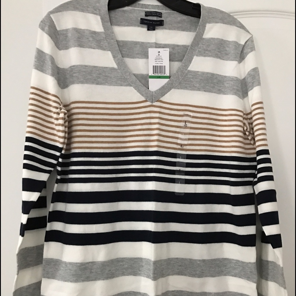 Tommy Hilfiger sweater. New.