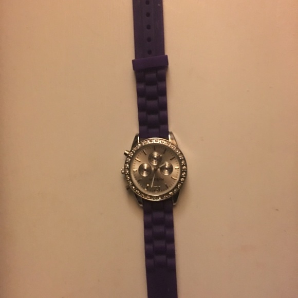 Watch - Picture 2 of 3