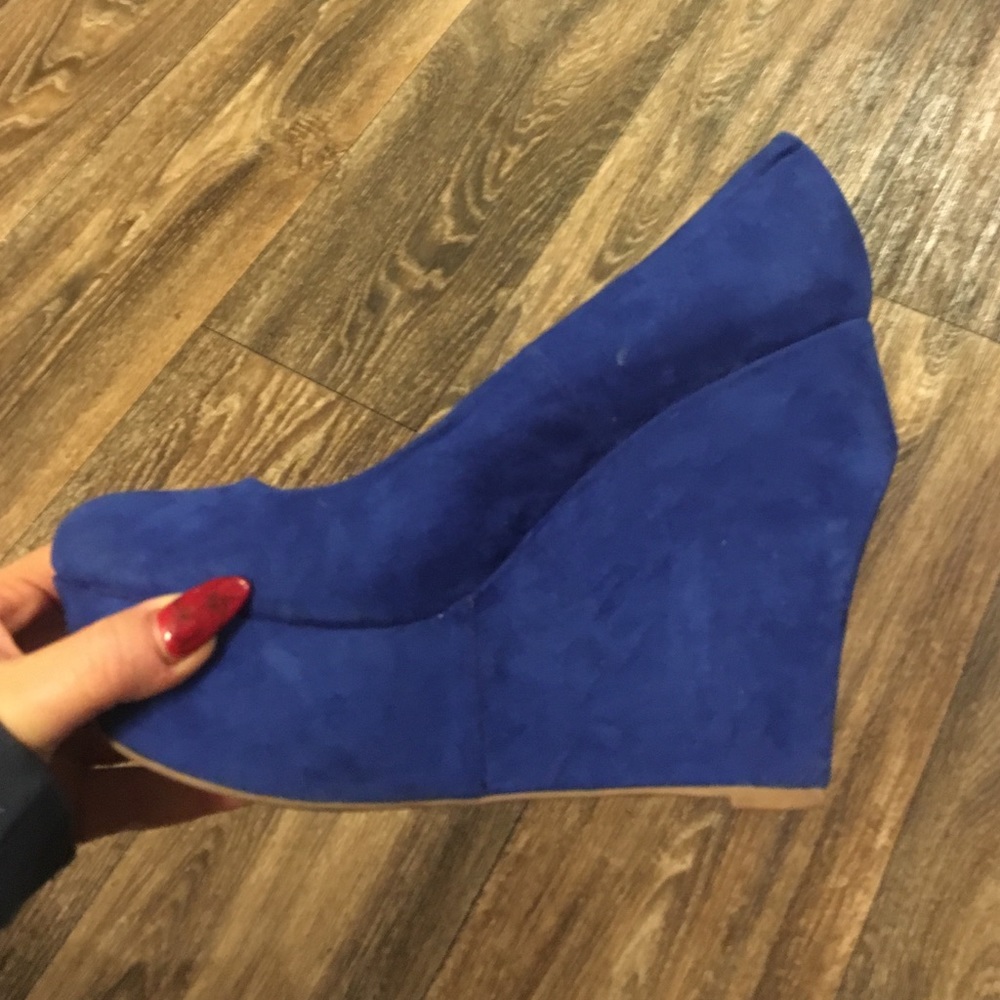 Cobalt blue geometric shoes