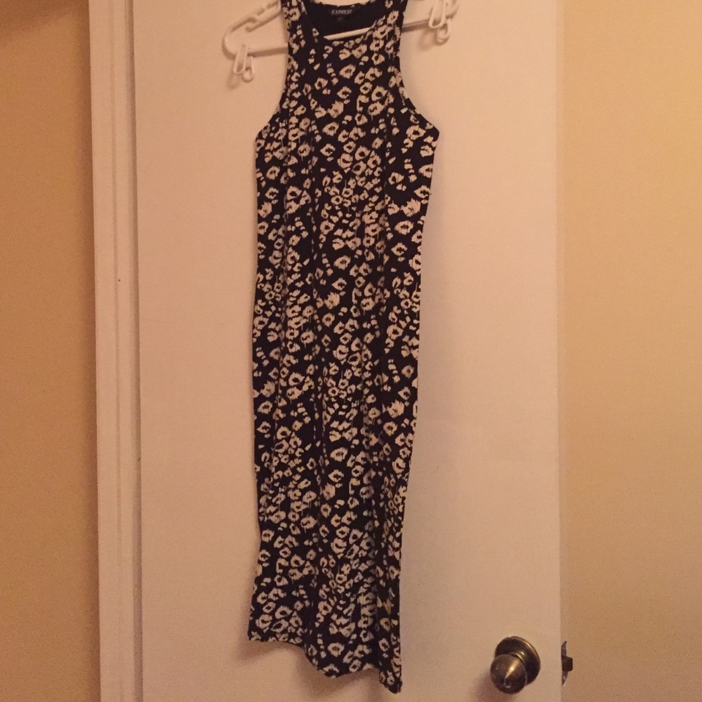 Tight fitting midi dress