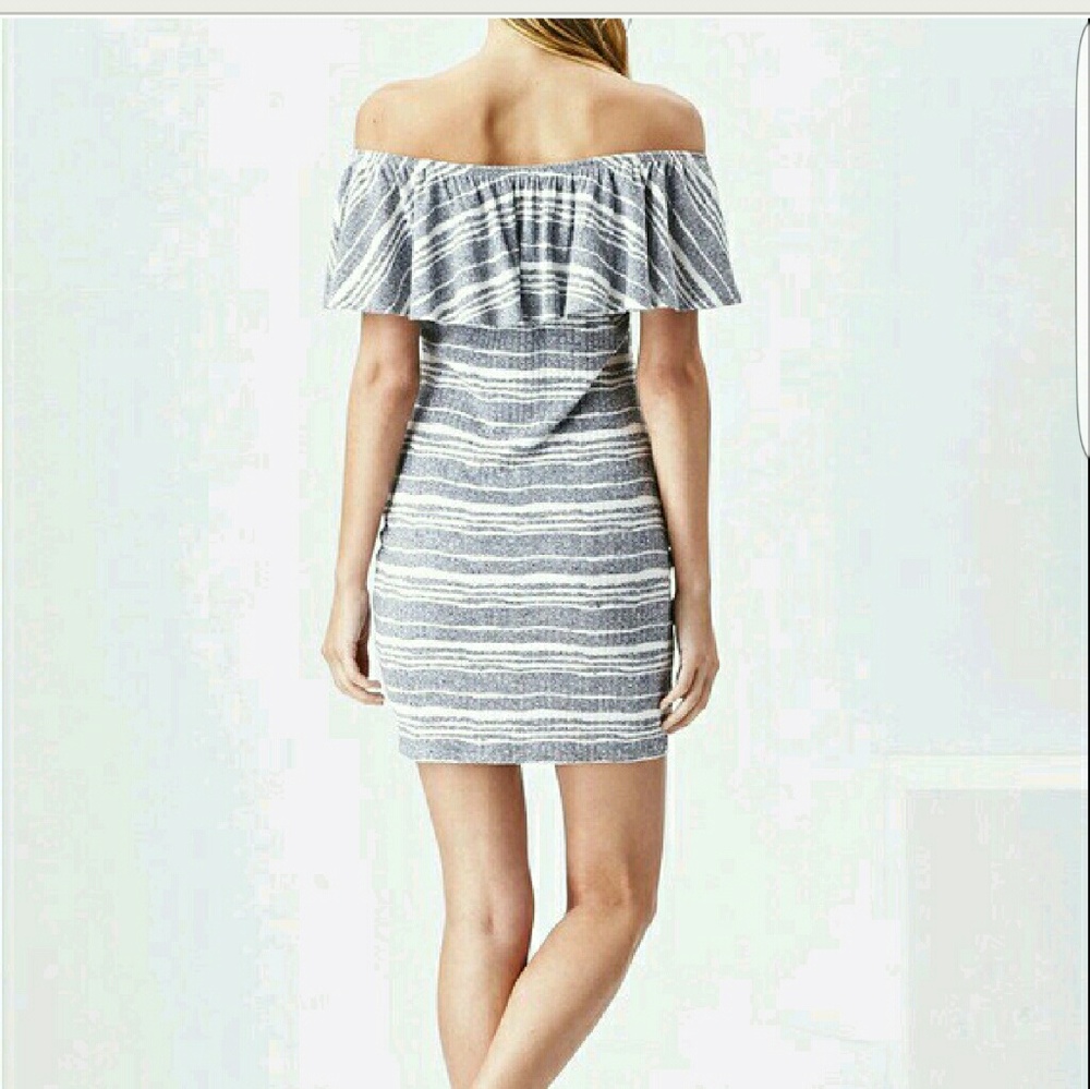 ONLY XS LEFT --- Sadie and Sage Natalie Dress - Picture 2 of 4