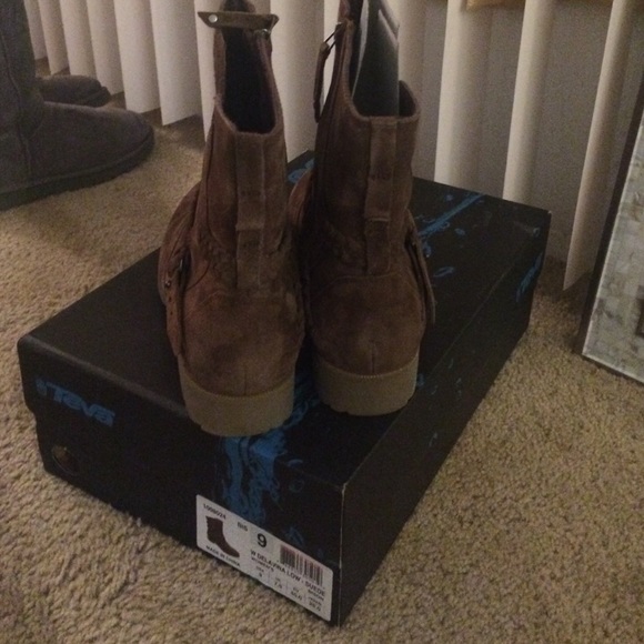 Women's TEVA suede boots - Picture 3 of 3