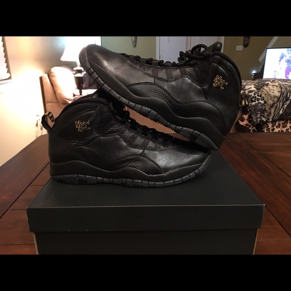 DS Size 11 NYC Jordan 10
