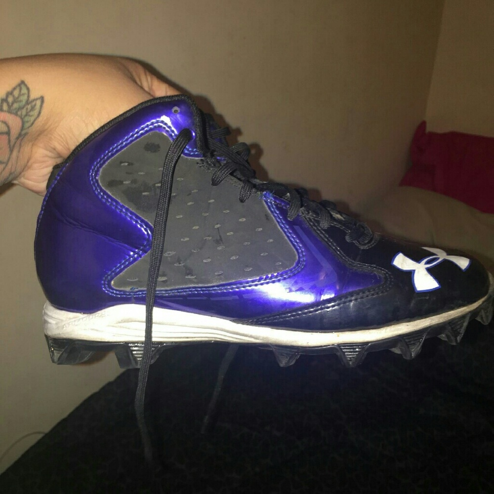 Under armon boys cleats