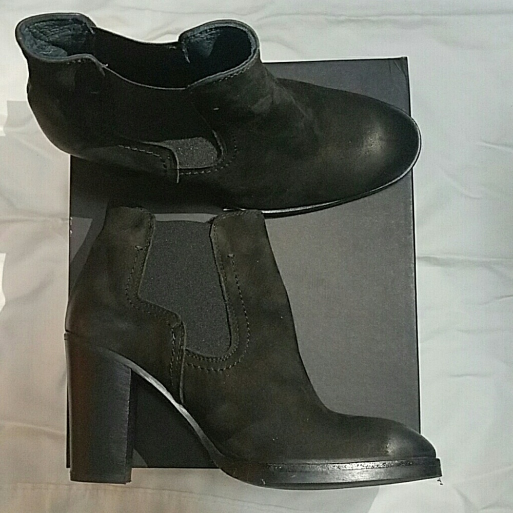Barneys New York Suede Italian Booties 41