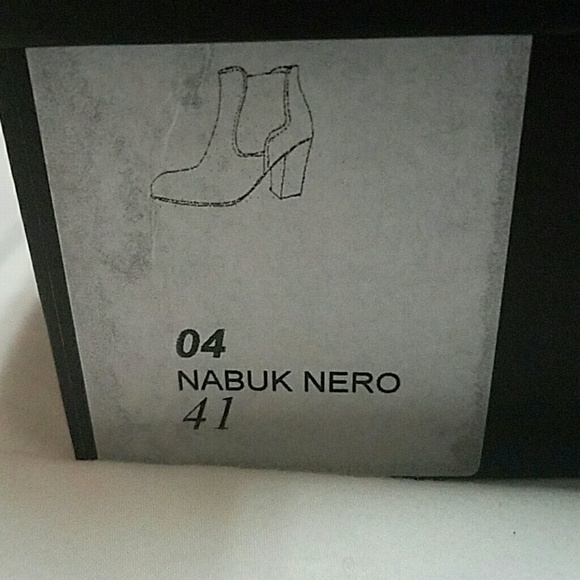 Barneys New York Suede Italian Booties 41 - Picture 4 of 4