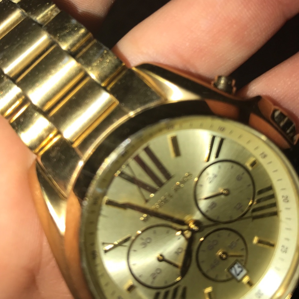 Michael Kors gold watch - Picture 3 of 3