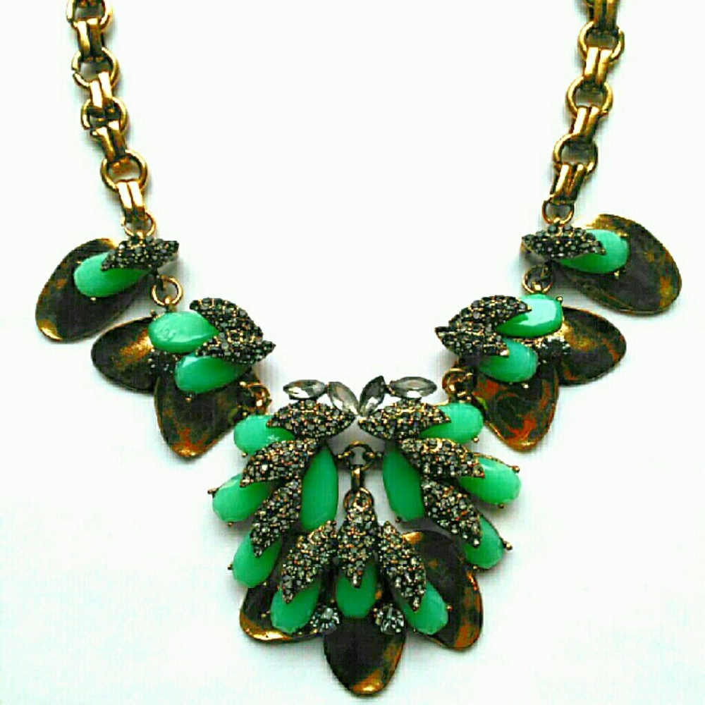 πHPπ ONE LEFT! Statement Necklace - Picture 5 of 6
