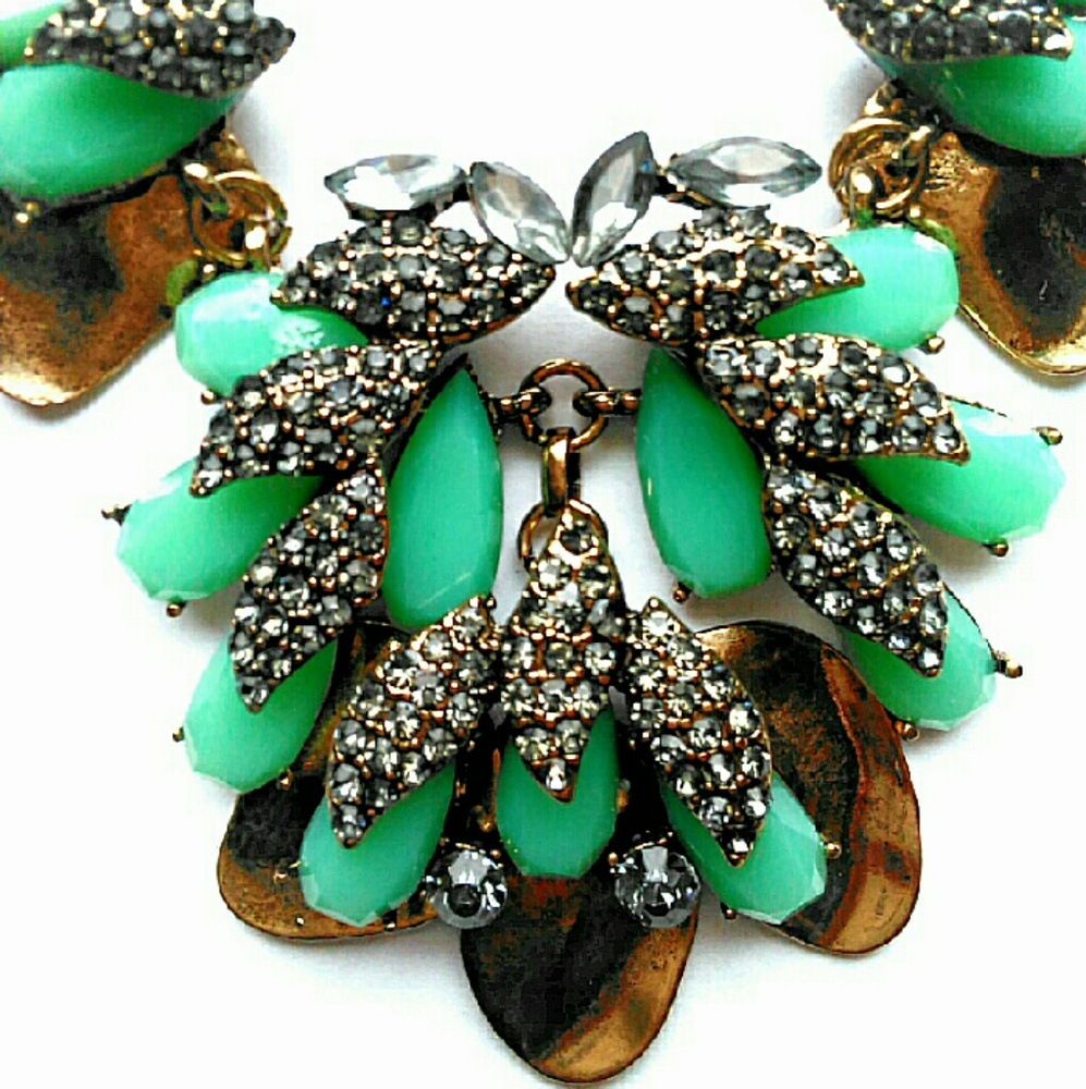 πHPπ ONE LEFT! Statement Necklace - Picture 6 of 6