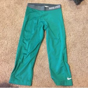 Nike Pro Crop Leggings