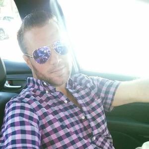 Meet your Posher, Derek