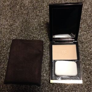 Tom ford traceless powder foundation linen new