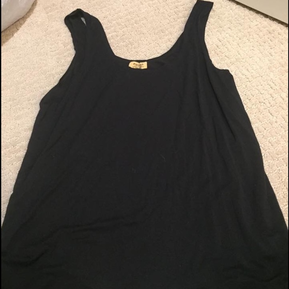 Piko solid black tank