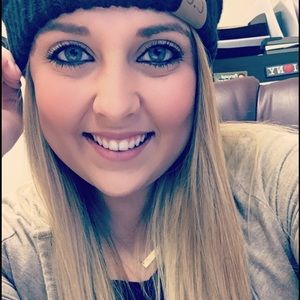 Meet your Posher, Casey