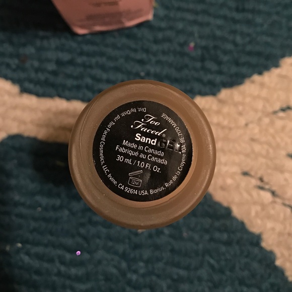 Too faced Born This Way foundation - Picture 2 of 3