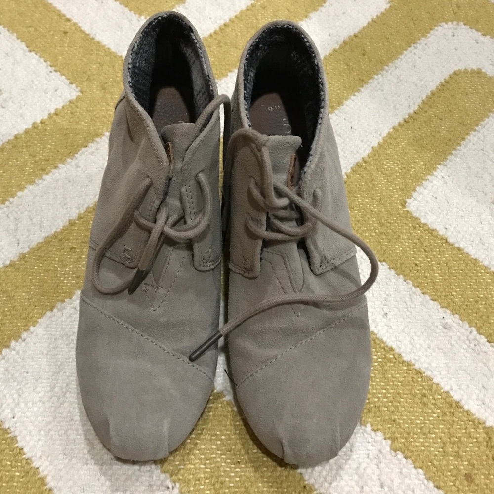 TOMS taupe suede shoes
