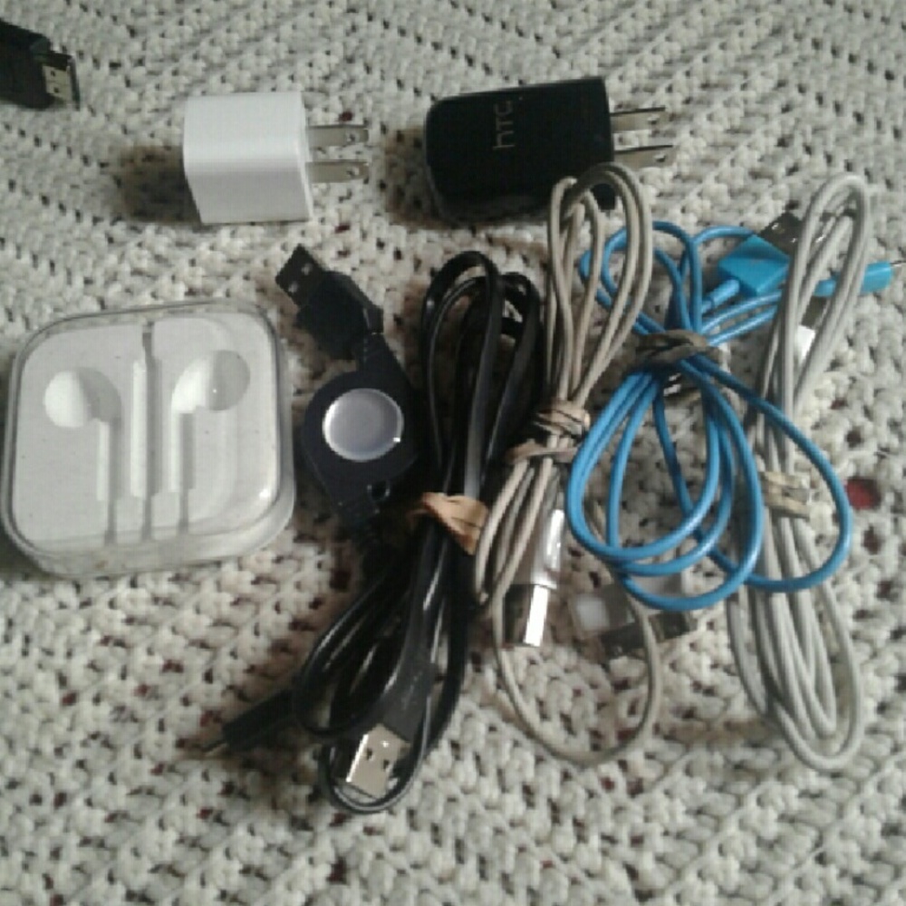 bundle of I phone chargers HDMI