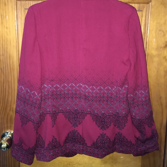 Red embroidered blazer - Picture 3 of 3
