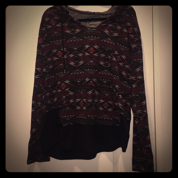 Tops - FINAL PRICE Tribal print hoodie