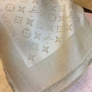 🌺sold!!!🌺Louis Vuitton monogram purl shine shawl