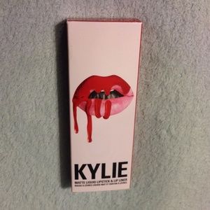 Kylie lipkit 22.