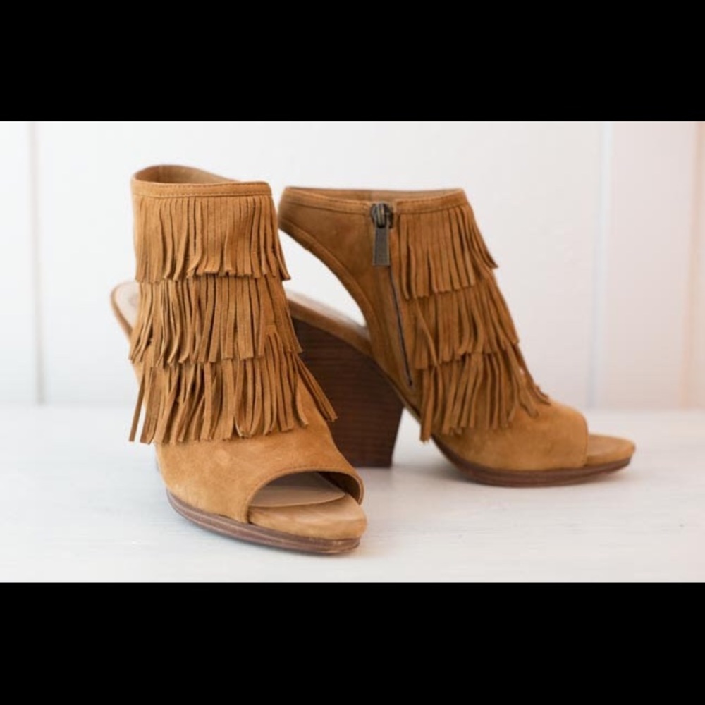 Vince Camuto Jordan Peep toe  Shootie