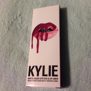 Kylie lipkit POSIE K