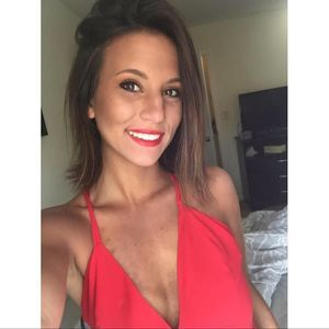 Meet your Posher, Caitlin