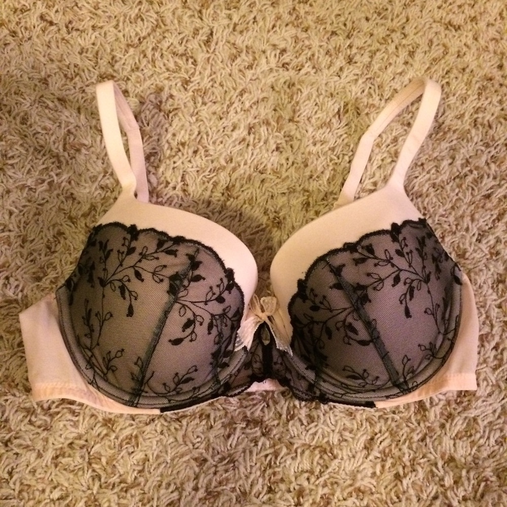 VICTORIA'S SECRET Body by Victoria Bra