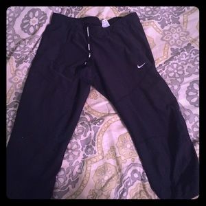Nike crop leggings black
