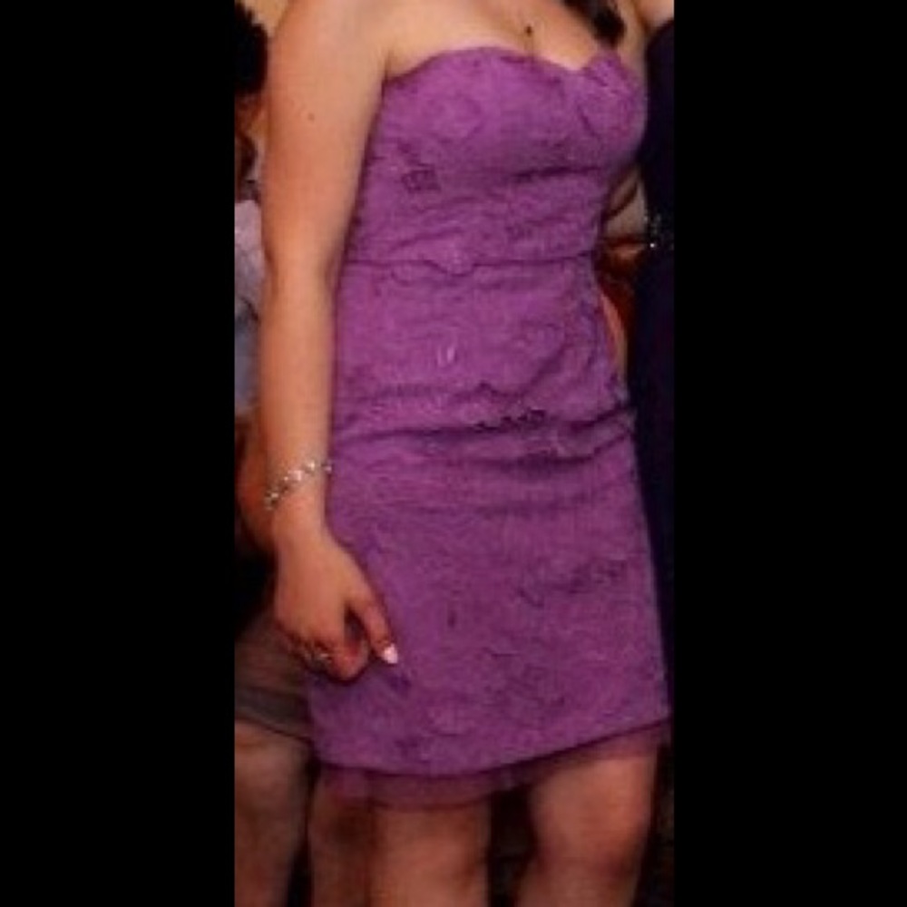 Purple strapless dress. Perfect for parties.