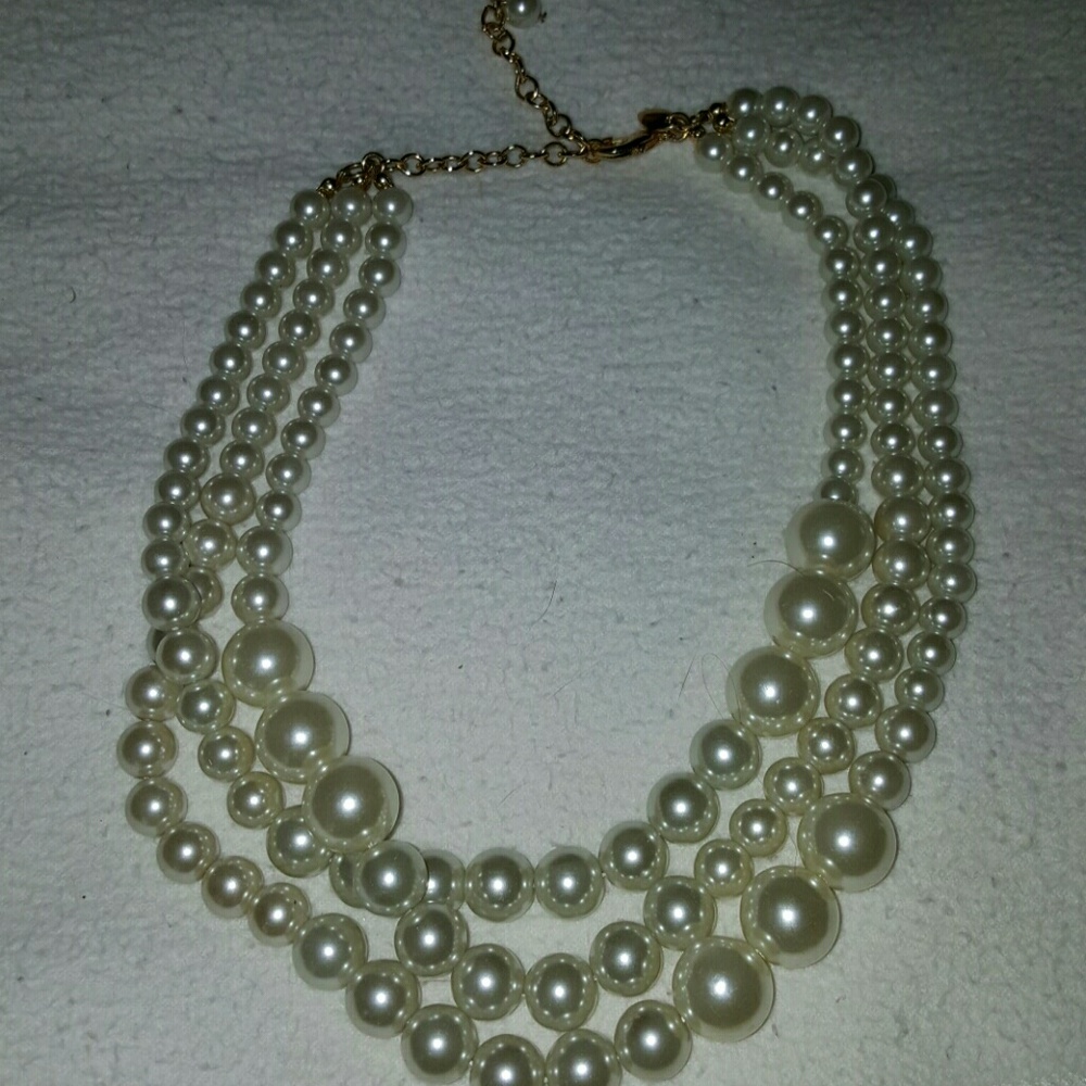 Lulu Ave Eve Pearl necklace