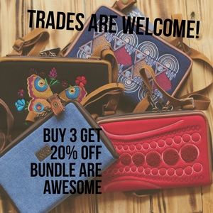 Shopping happy Poshmark bundles