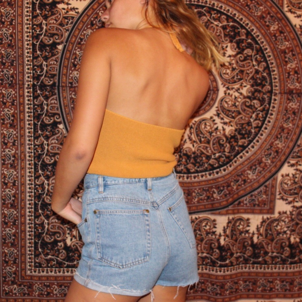 Crop top - Picture 2 of 3