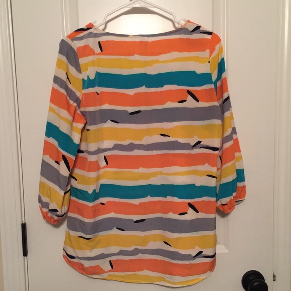 💛💜 Striped 3/4 sleeve Blouse 💜💛 - Picture 2 of 2
