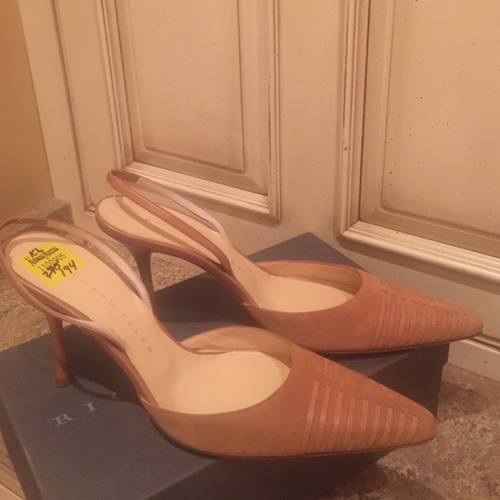 NEW! Richard Tyler heels, suede-camel color, sz 9M