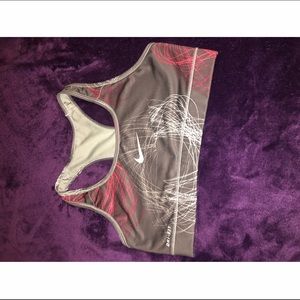 Nike sports bra (size S)