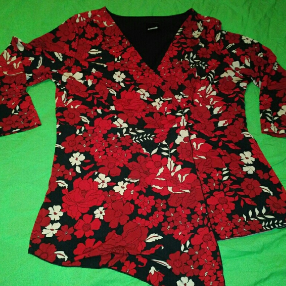 Red crisscross front stretch top sexy and comfy