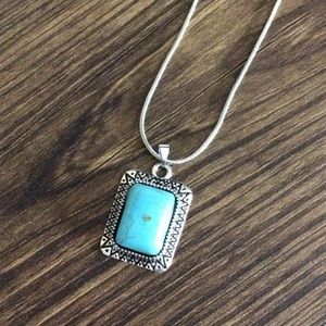 10/$20 SALE - NWT Cute Turquoise Necklace