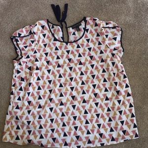 Forever21 triangle print shirt