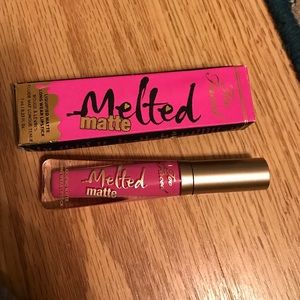 Too faced Melted matte lip gloss