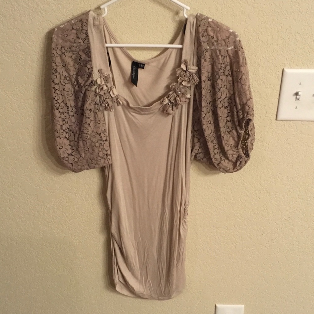 BKE Boutique Flower top