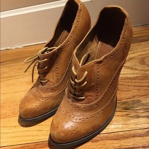 Aldo lace-up oxford heels