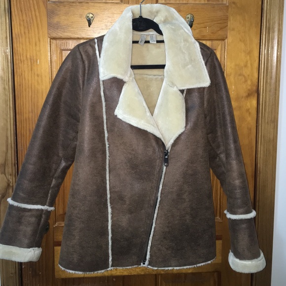 Brown faux- suede jacket with fur inside - Picture 2 of 4