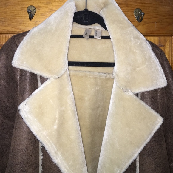 Brown faux- suede jacket with fur inside - Picture 4 of 4