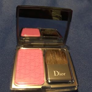 Dior rosy glow blush 001 petal