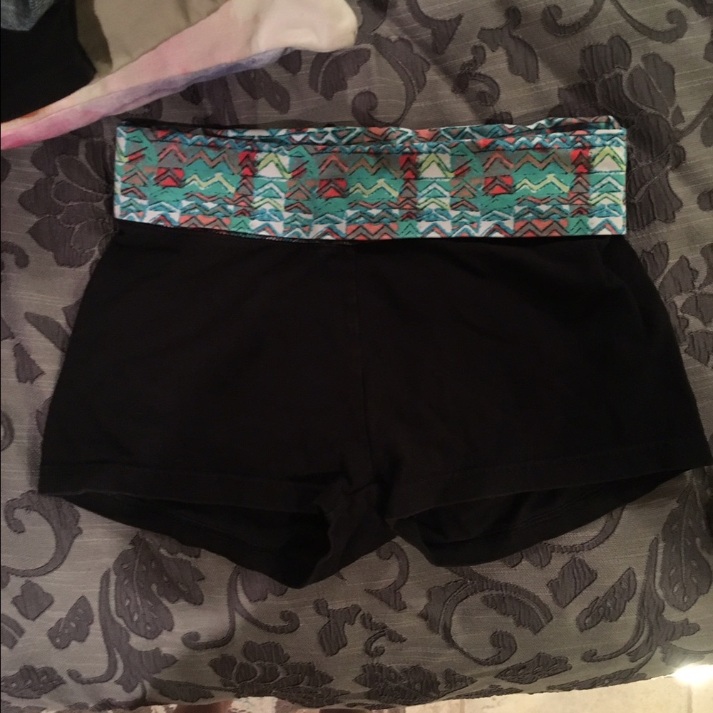 Arie shorts