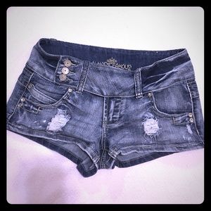 Super cute Almost Famous Denim Shorts!😍